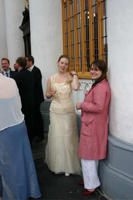 Steffi & Steffi pose, with mixed success